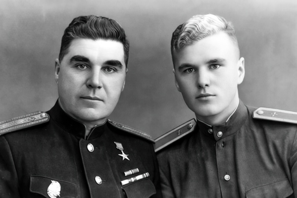 Первый из династии героев Первый из династии героев