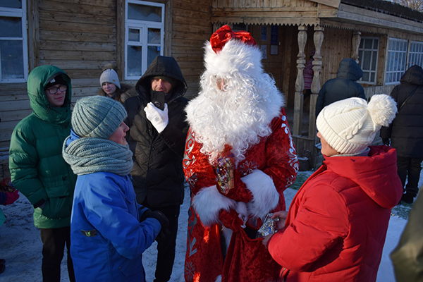 В Музее-заповеднике Ю.А. Гагарина прошел новогодний сказочный спектакль для детей участников СВО