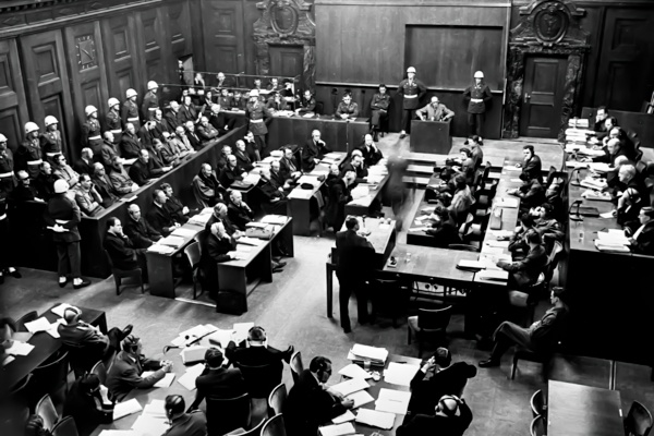 Суд истории