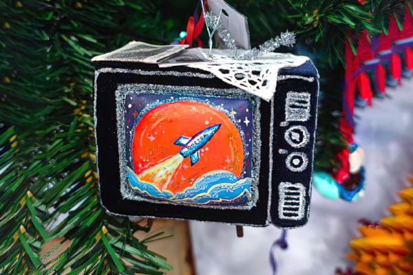 История космонавтики в ёлочных украшениях