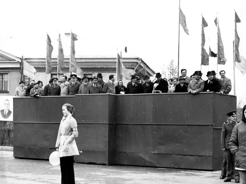 Первомайская демонстрация в Гжатске-Гагарине 1 мая 1976 г. 1 1 мая 1976 г_ PIXEL.jpeg