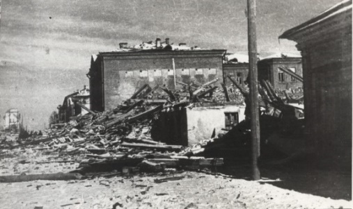 Разрушенный Гжатск. Фото В.И. Аркашёва 