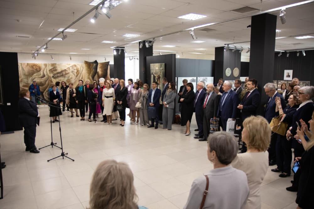 Выставка в Минске продолжается