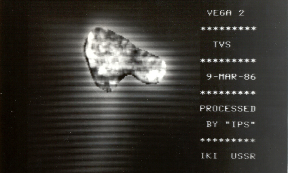 Снимок ядра кометы, Вега-2 1986 год.jpg