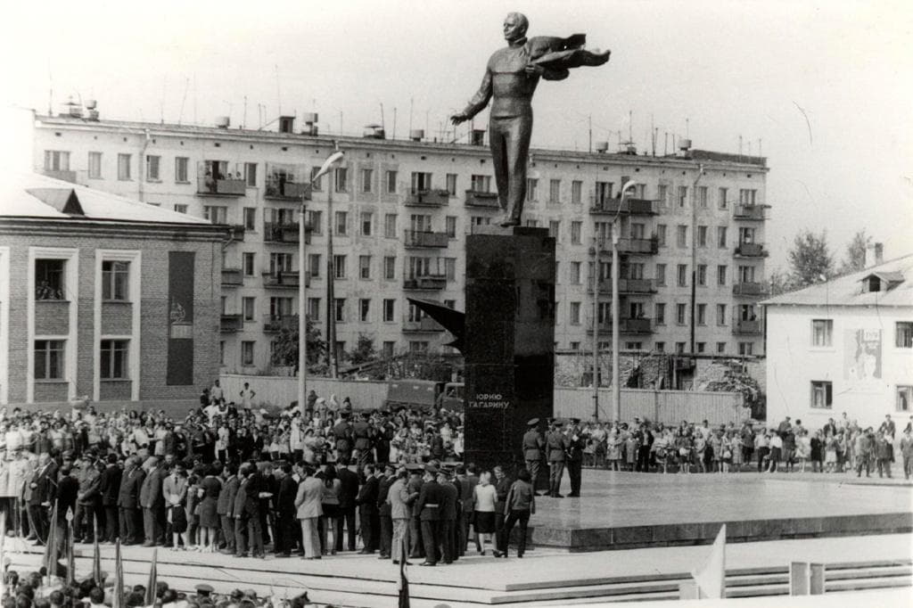 Открытие памятника Ю.А. Гагарину.