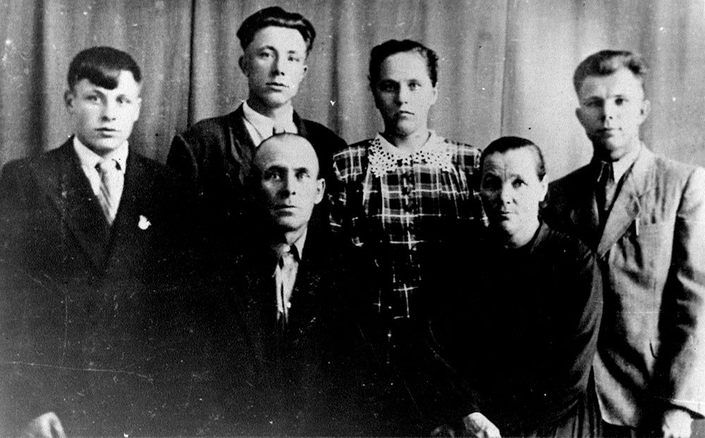 Семья Гагариных. г. Гжатск, 1956 год