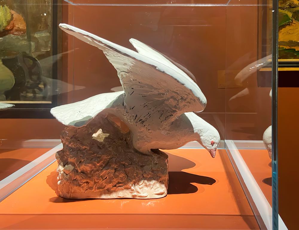 11. Исидор Фрих-Хар. Скульптура декоративная Голубь. 1928 год. Фаянс глазури цветные рельеф. Тверская областная картинная галерея_-gigapixel-standard-width-1000px.jpg