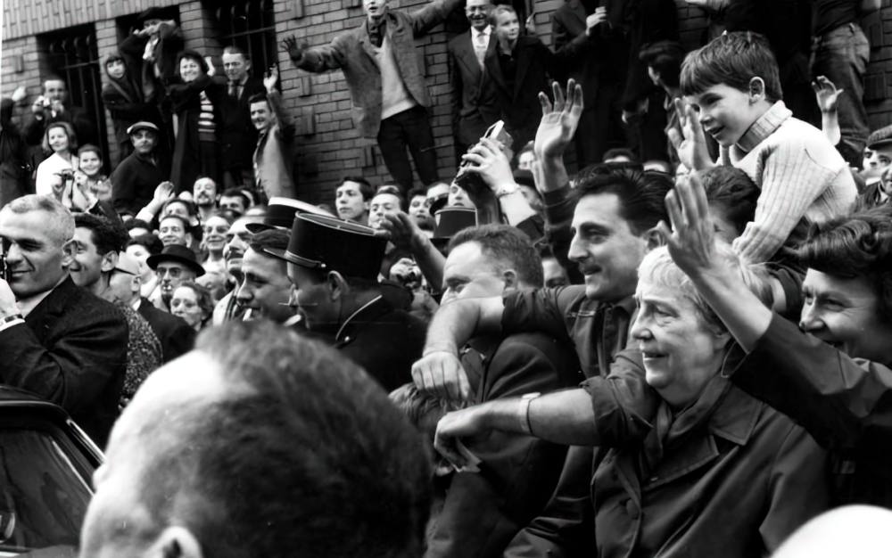 Жители и гости Франции восторженно и с трепетом встречают Ю.А. Гагарина. (фото из открытых источников. Фото Федора Рыбко) Визиты Юрия Гагарина во Францию