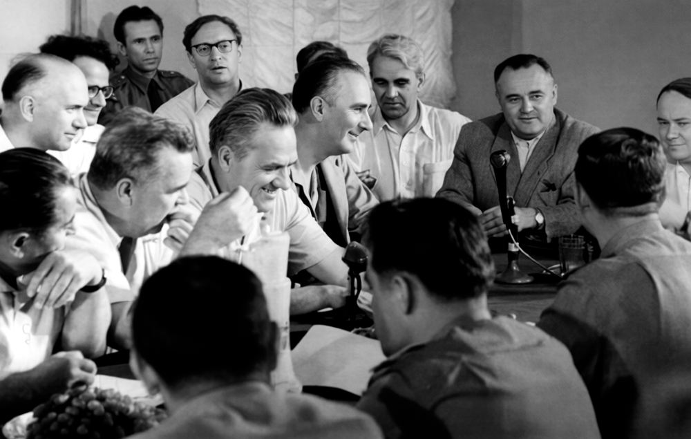 Заседание Государственной комиссии по утверждению экипажей космических кораблей «Восток-3» и «Восток-4». Космодром Байконур, август 1962 года