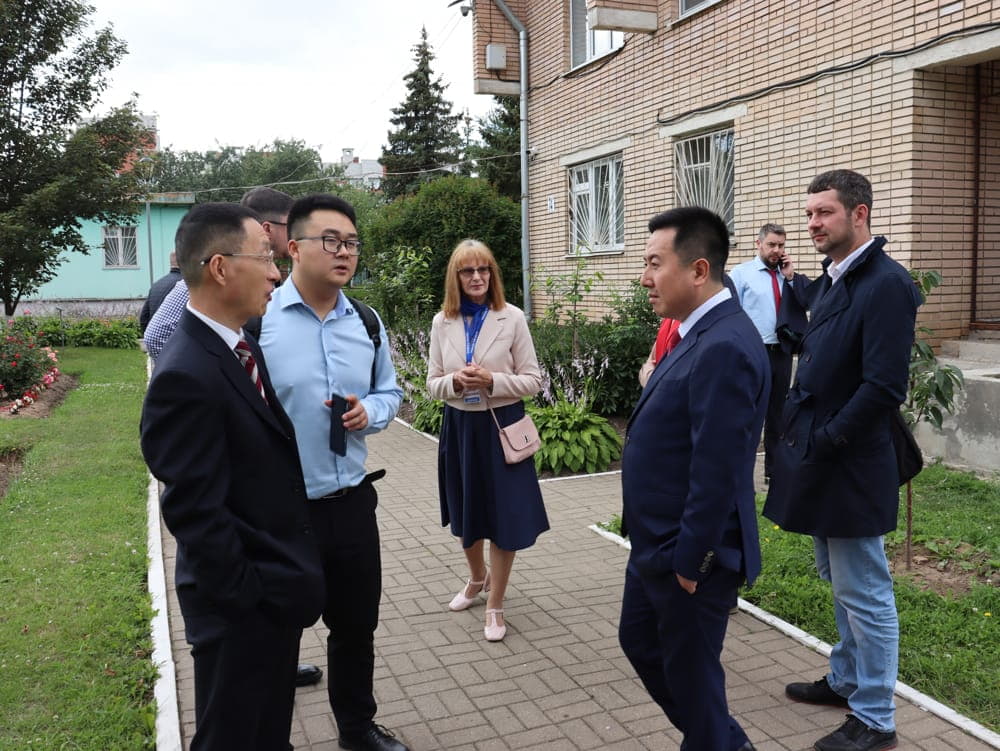 Туристы из Китая посетили мемориальный комплекс Ю.А. Гагарина