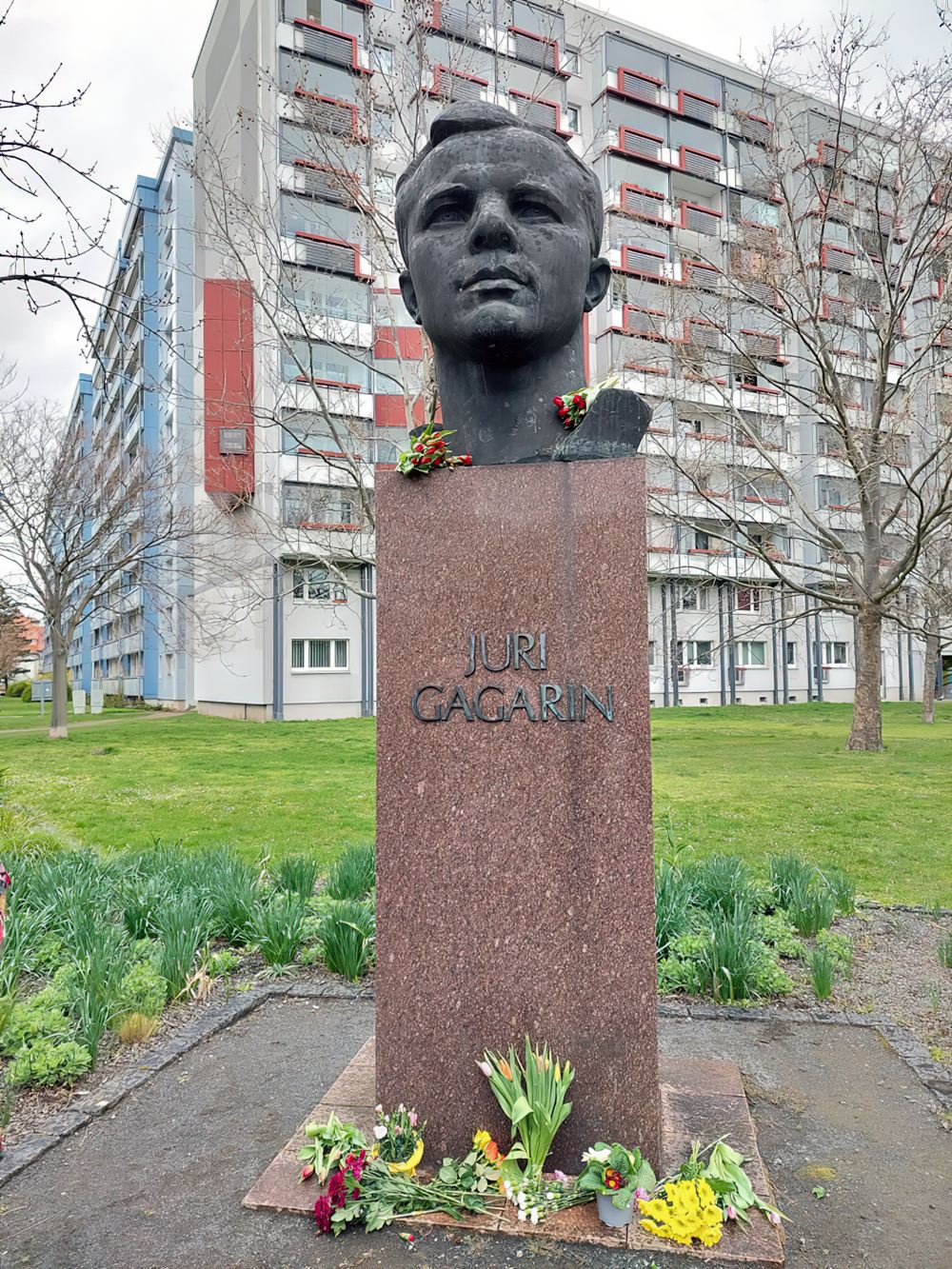 Памятник Ю.А. Гагарину в Эрфурте. Германия, 12 апреля 2025 года. 7 памятник-gigapixel-standard-width-1000px.jpg
