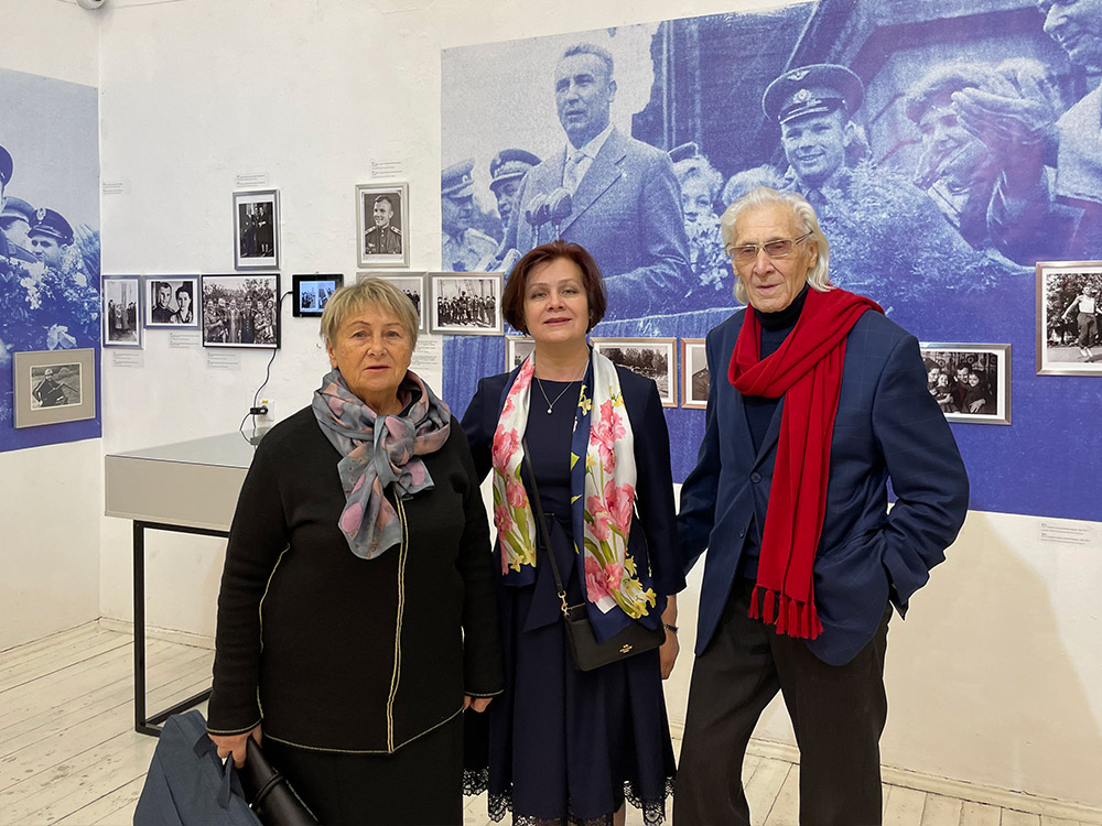 Ждите нас, звёзды