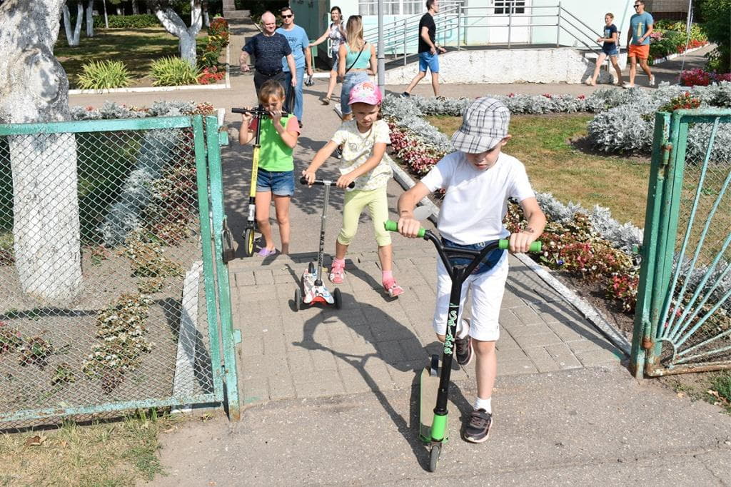 С Гагариным на самокате С Гагариным на самокате