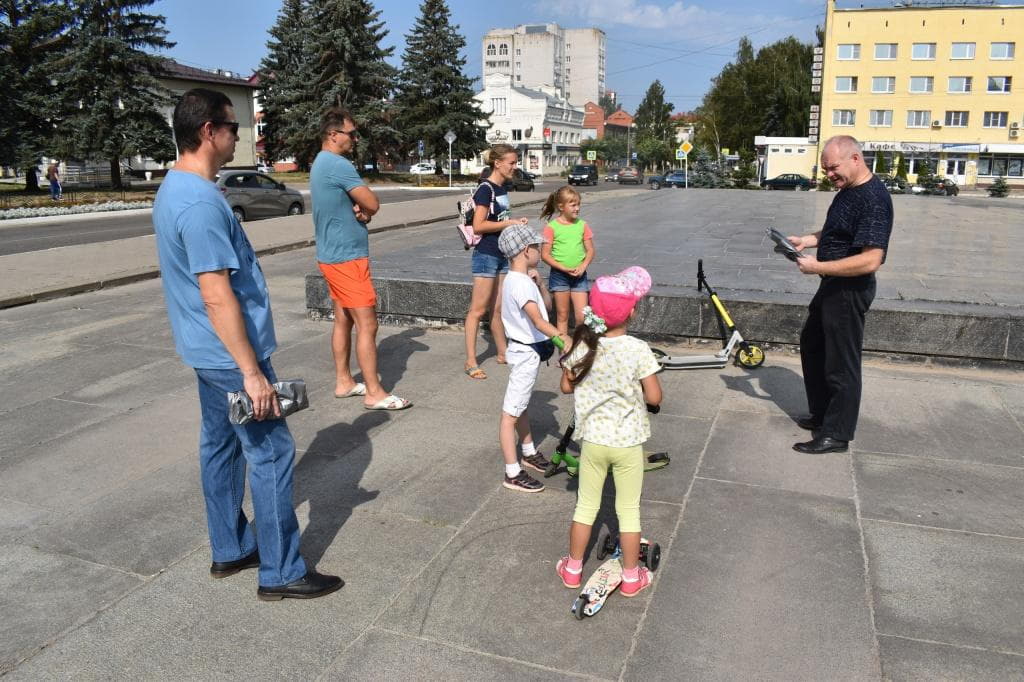 С Гагариным на самокате С Гагариным на самокате