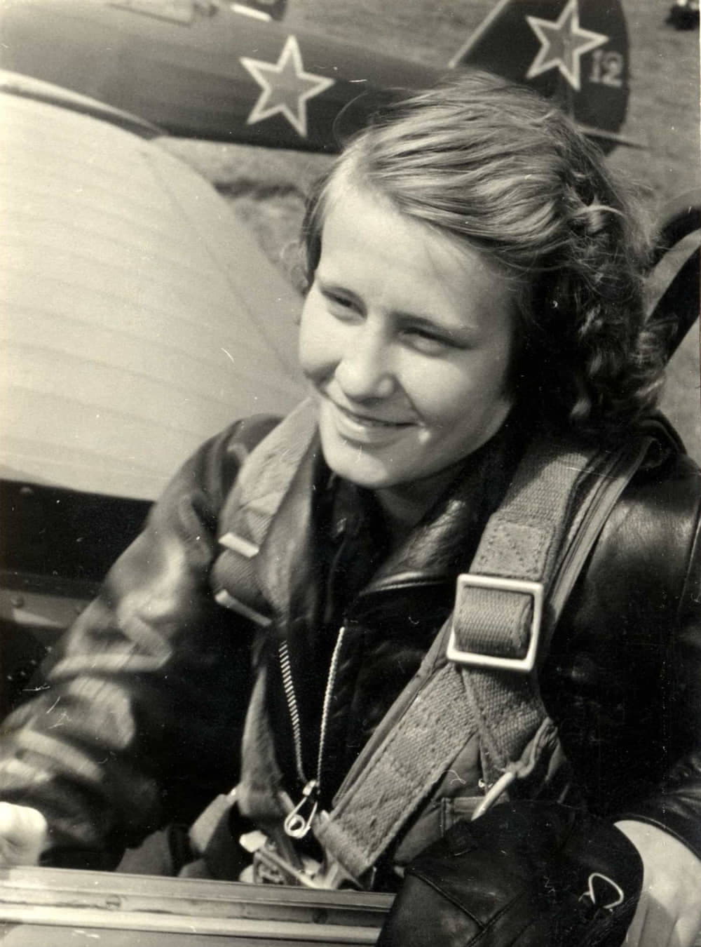 «Валентина Пономарёва была идеальным кандидатом на полёт в космос. Во-первых она была инженером -механиком по жидкостным реактивным двигателям, во-вторых она была летчиком-пилотом обладающим навыками пилотирования»