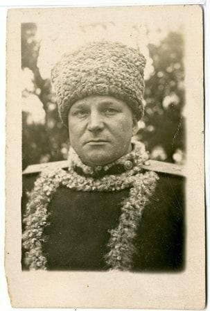 fotografiya_stuchenko_andrey_trofimovich_v_kavaleriyskom_polushubke-71-33358494.jpg fotografiya_stuchenko_andrey_trofimovich_v_kavaleriyskom_polushubke-71-33358494.jpg