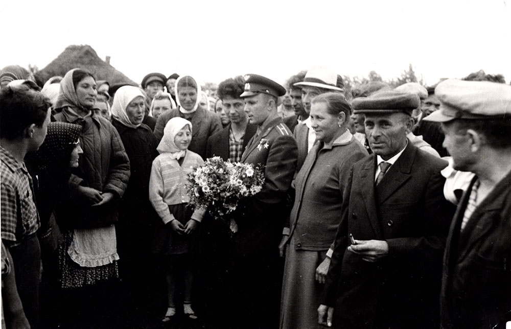 Встреча Ю.А. Гагарина со своими земляками. с. Клушино, 18 июня 1961 год