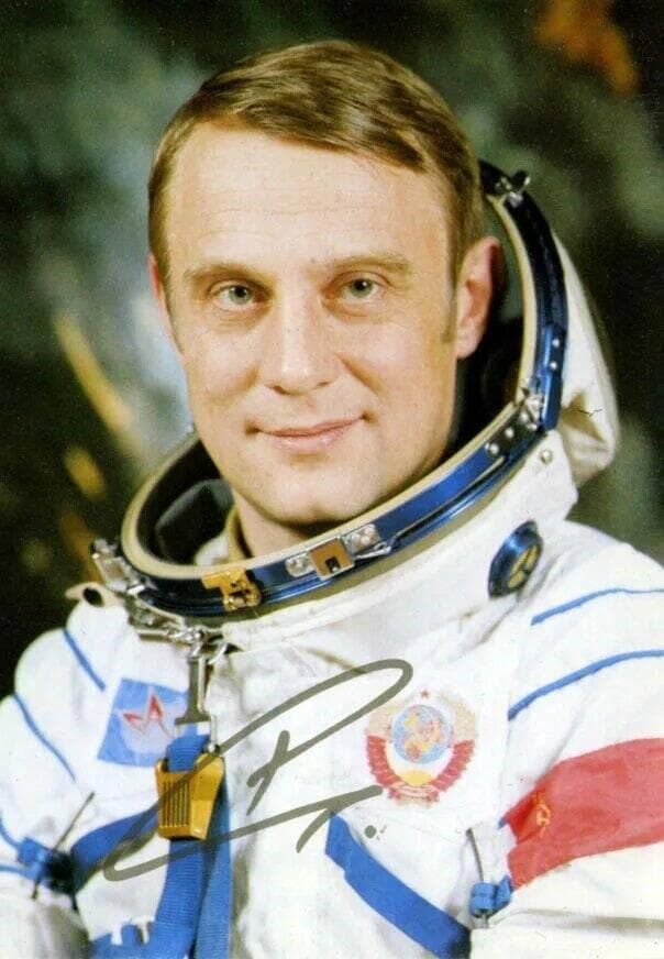 Рождественский Валерий Ильич. Космонавт № 38/81 8.jpg