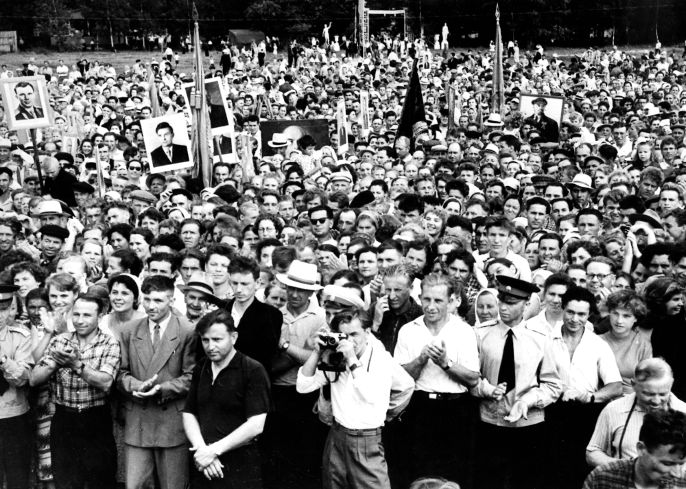 3 Митинг в городском парке 17 июня 1961 года.png