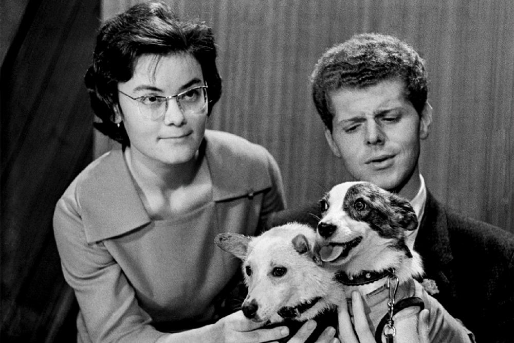 Людмила Радкевич с американским пианистом Харви Ван Клиберном в студии на Шаболовке. 3. Людмила Радкевич с американским пианистом Харви Ван Клиберном в студии на Шаболовке.