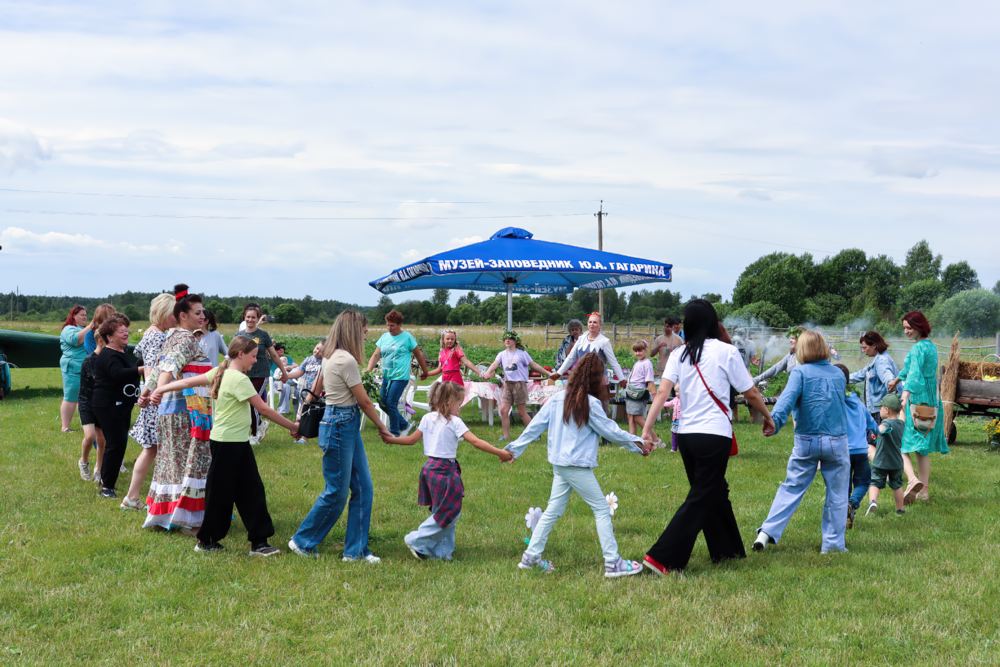 Семейное чаепитие в Клушино Семейное чаепитие в Клушино