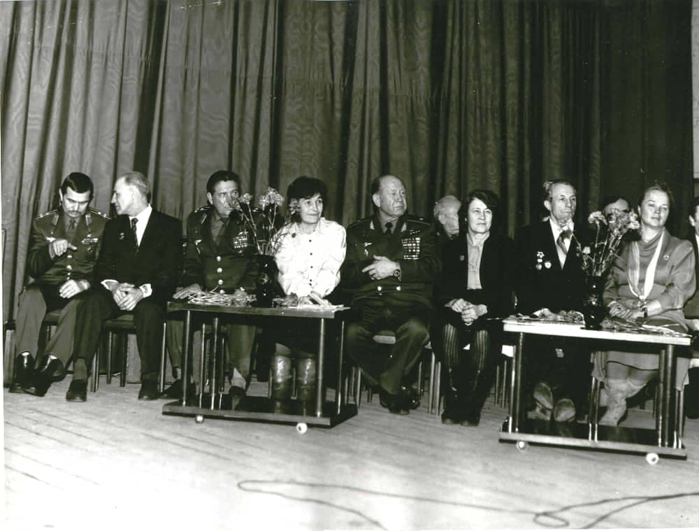 Президиум торжественного открытия Чтений. Третья справа В.Л.Пономарёва.
