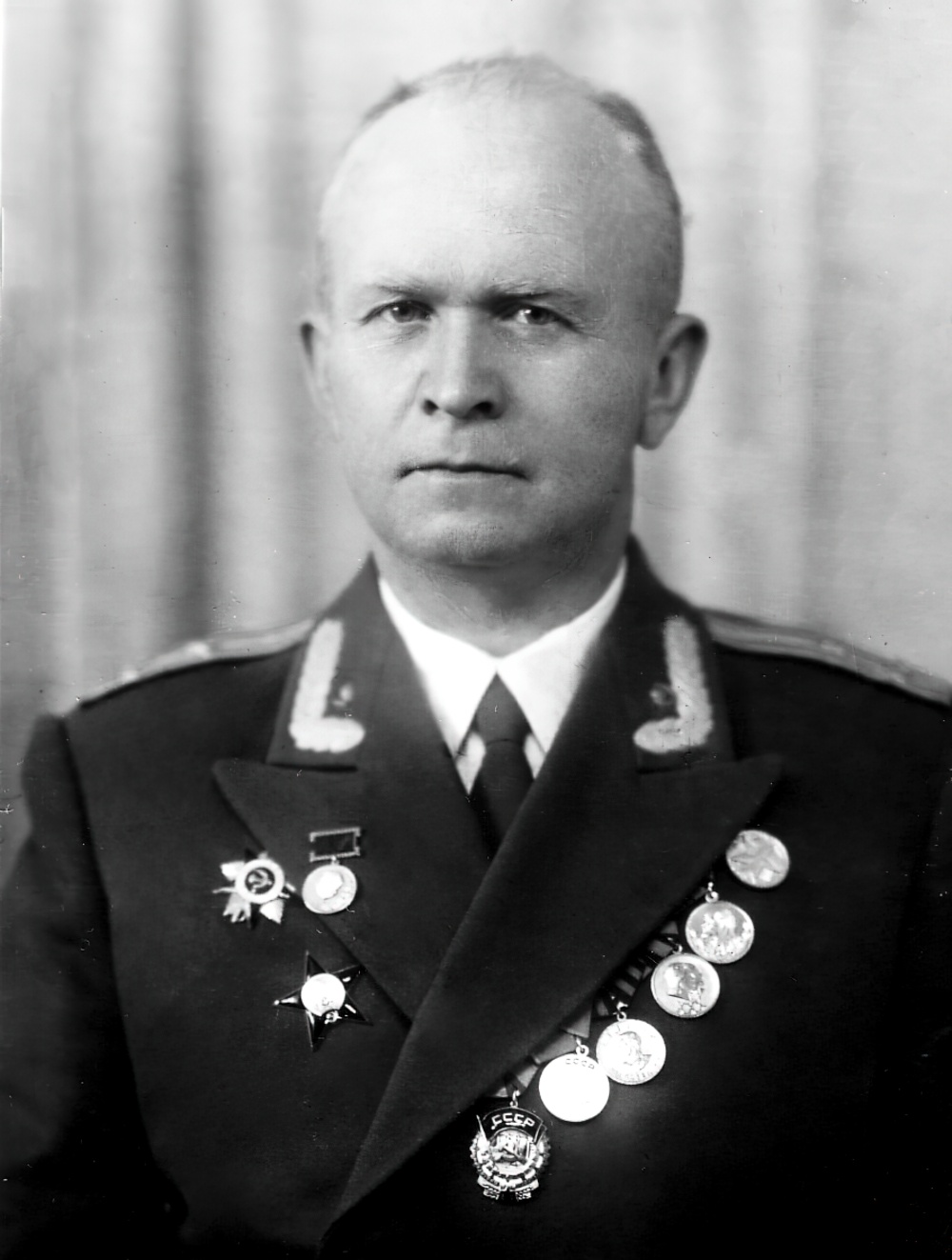 В.И. Яздовский – начальник третьего (космического) направления ГНИИИА и КМ в 1959 году. В.И. Яздовский – начальник третьего (космического) направления ГНИИИА и КМ в 1959 году.