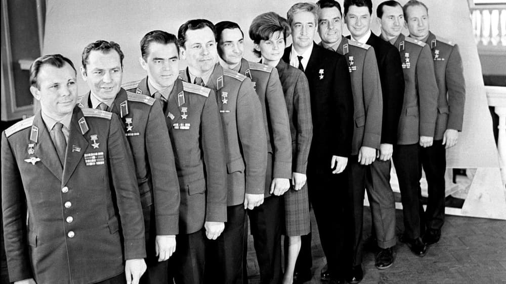 Всегда первые Всегда первые