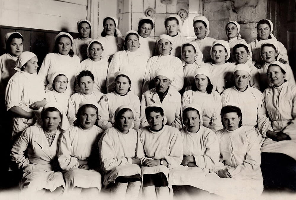 Медицинские работники Гжатской районной больницы. 1949 г. 