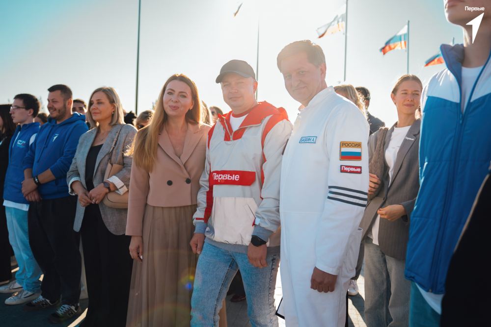 Звезда Гагарина eA82FDkfAxVd4cxMjm2brQZOsisWATIF40hFRn2PdSy4yxIC6i_bP5BHAilDpcre5wMKtaAU8IdIwwZUaszFTbVJ-gigapixel-standard-width-1000px.jpg