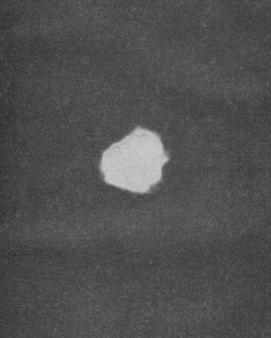 Луна 1 апреля 2024 года. Искусственная Комета Луна-1. Луна-2 искусственная Комета. Снимок в 1959 космос. Луна и Комета.
