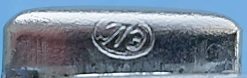 Портсигар с надписью «12-IV-61 «Восток» СССР» выпущен на заводе «Ленэмальер» (г. Ленинград). Космический портсигар