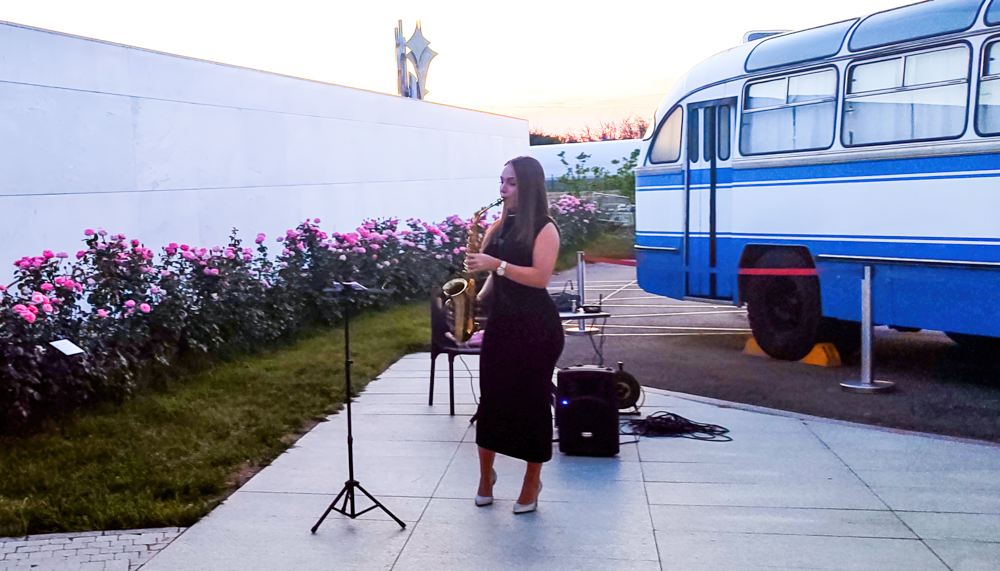 Живая музыка Живая музыка