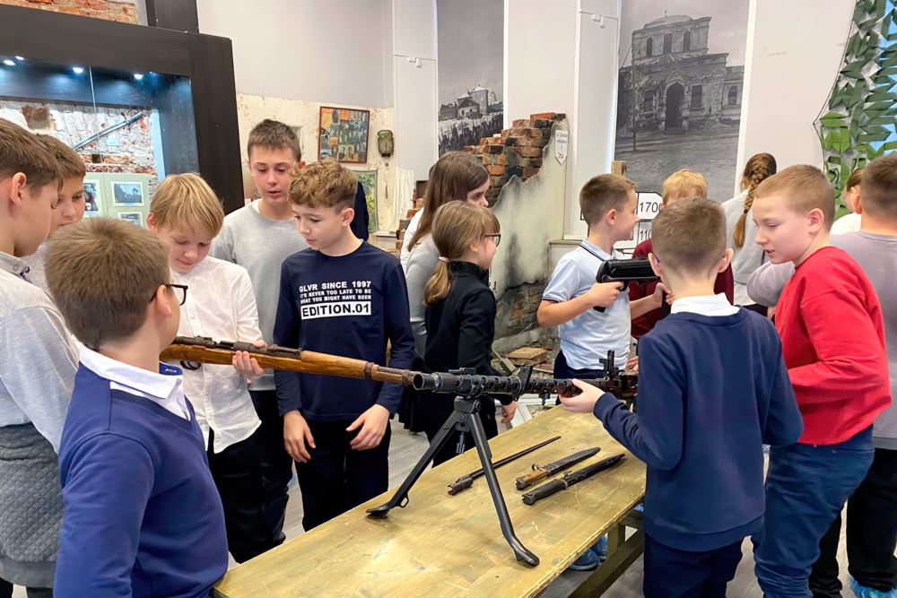 Нам завещана память Нам завещана память