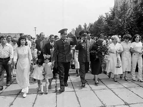 Космонавты