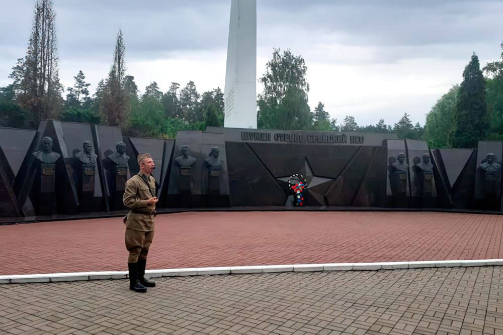 Шумел сурово Брянский лес…