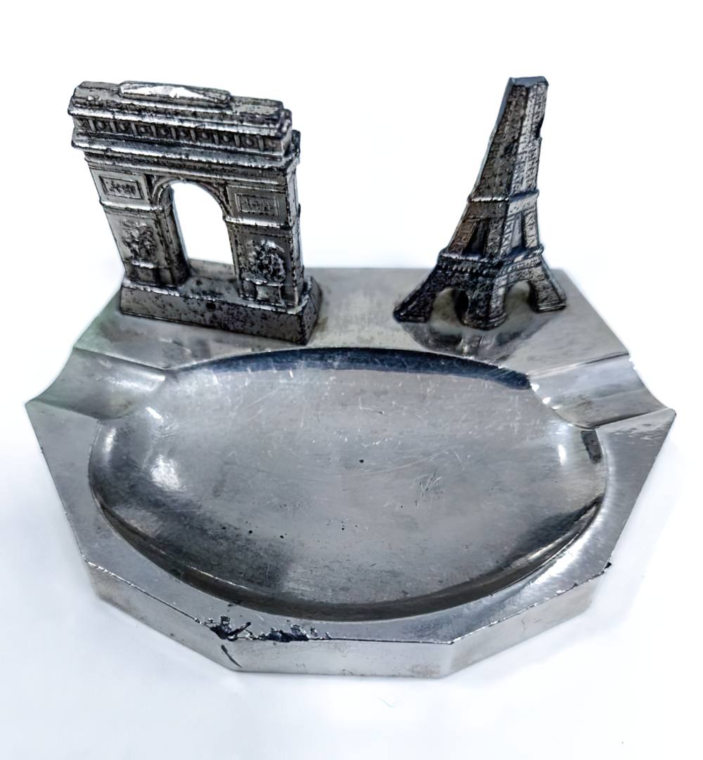 Пепельница. (Из фондов ФГБУК «Музей-заповедник Ю.А. Гагарина) 2 PIXEL.jpg