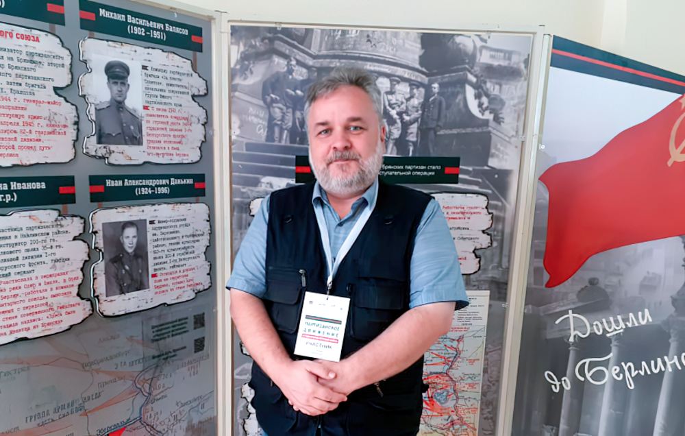 Шумел сурово Брянский лес…