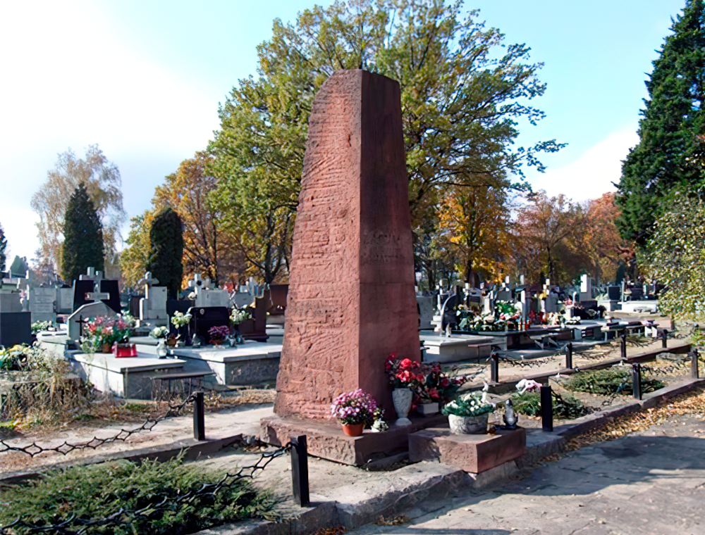 Братская могила в Польше Братская могила в Польше